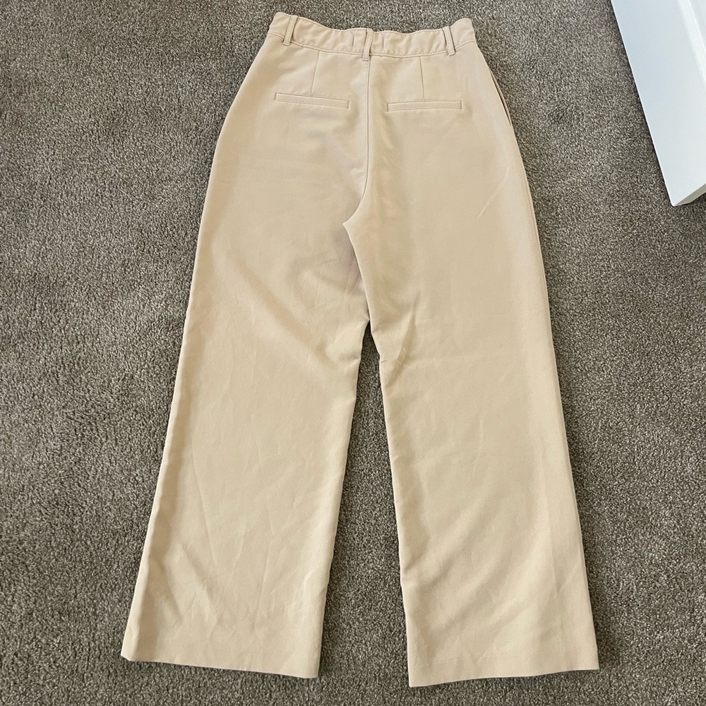 Abercrombie & Fitch Women's Wide Leg Trousers in Beige - Picture 2 of 11